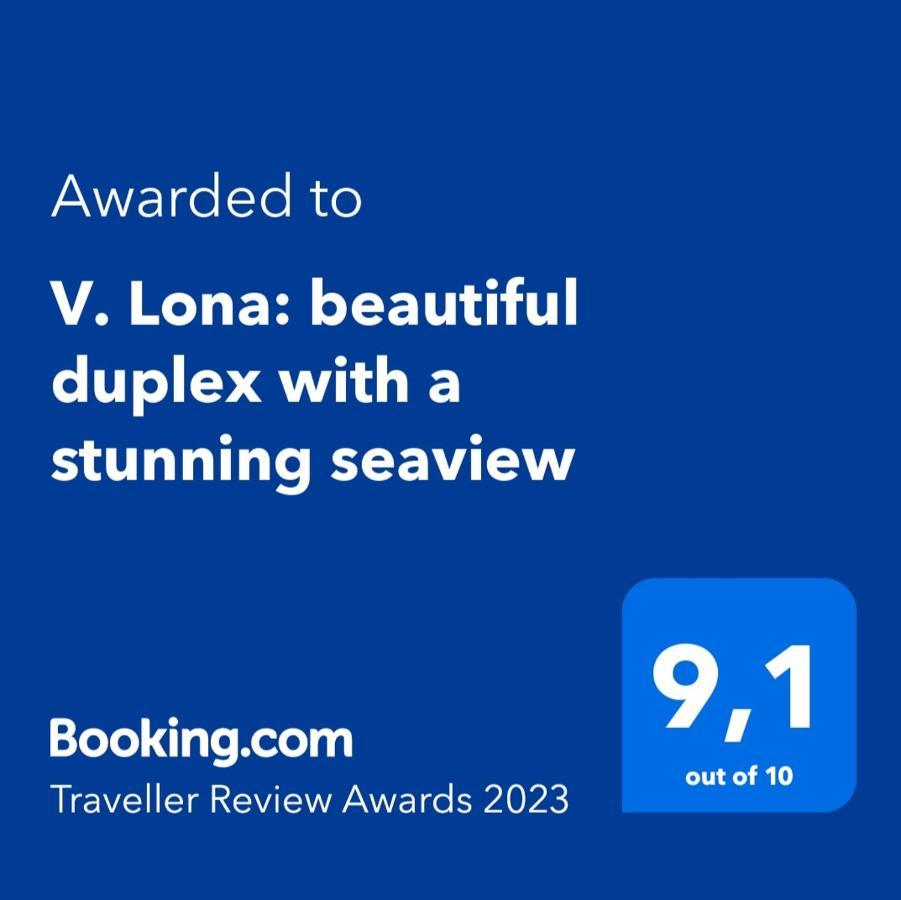 V. Lona: Beautiful Duplex With A Stunning Seaview Apartment Es Mercadal Bagian luar foto